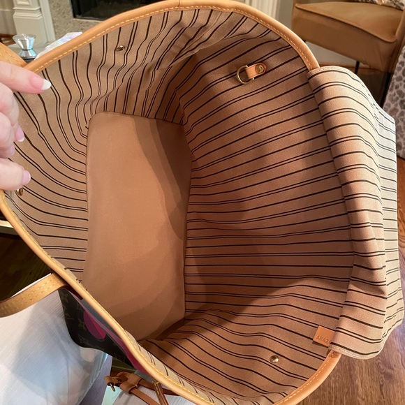 Louis Vuitton❌SOLD❌ ‘Game On’ Shoulder Bag - Picture 9 of 15